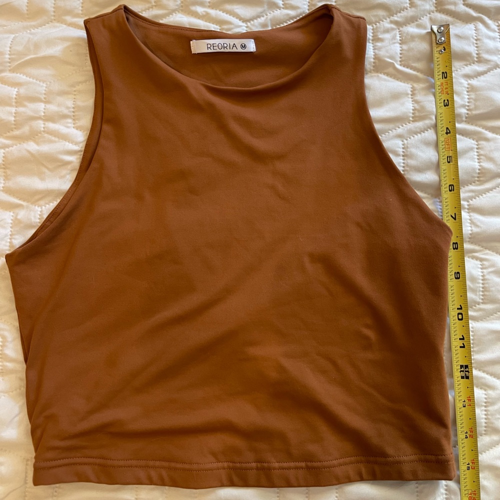 REORIA Camel Brown Fitted Sleeveless Crop Top